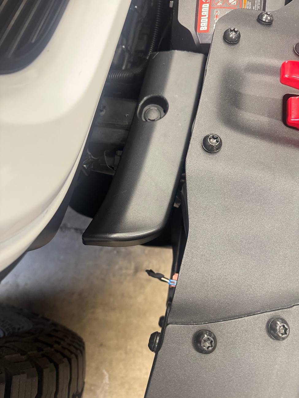 Jeep Gladiator Winch plate recommendations for Badlands Apex 12,000 with stock 2024 Rubicon X bumper IMG_2448