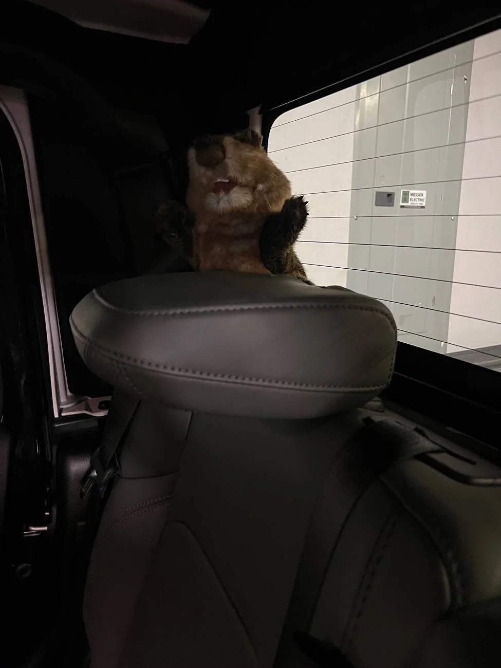 Jeep Gladiator Rear seat child seat room IMG_2370