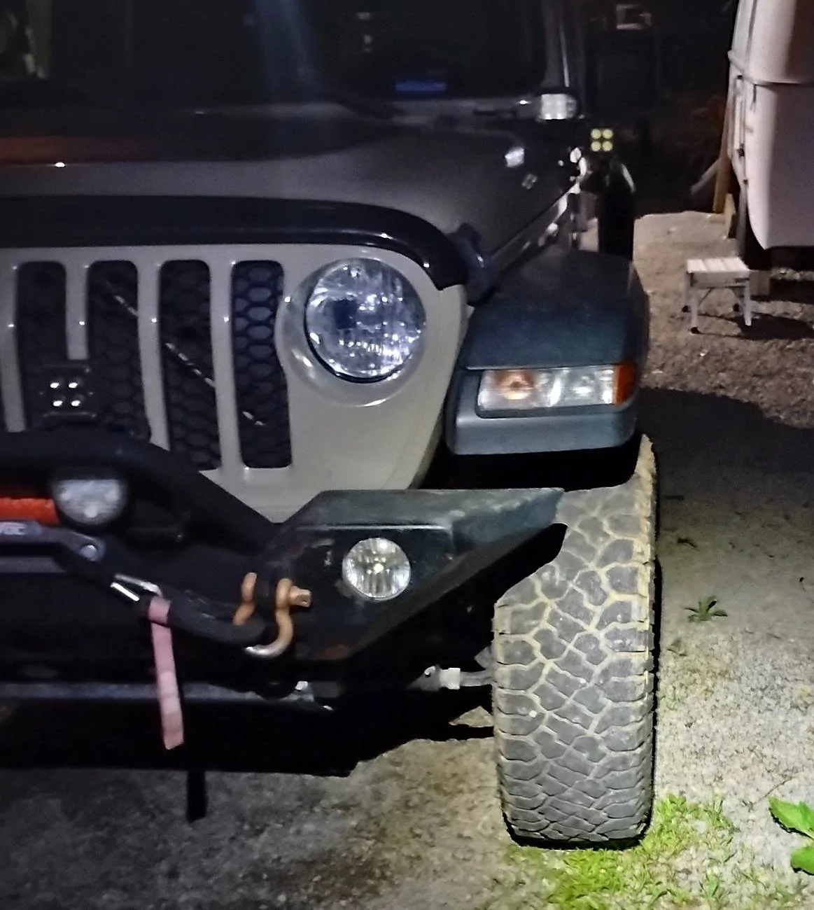 Jeep Gladiator 33x12.5R17 on OEM Wheels IMG_20250515_215407780~2