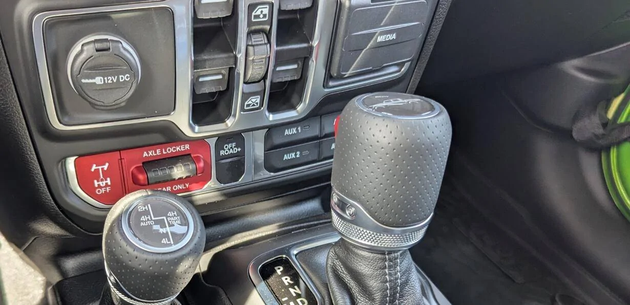 Jeep Gladiator 2025 Mojave X 1747414207380-4f
