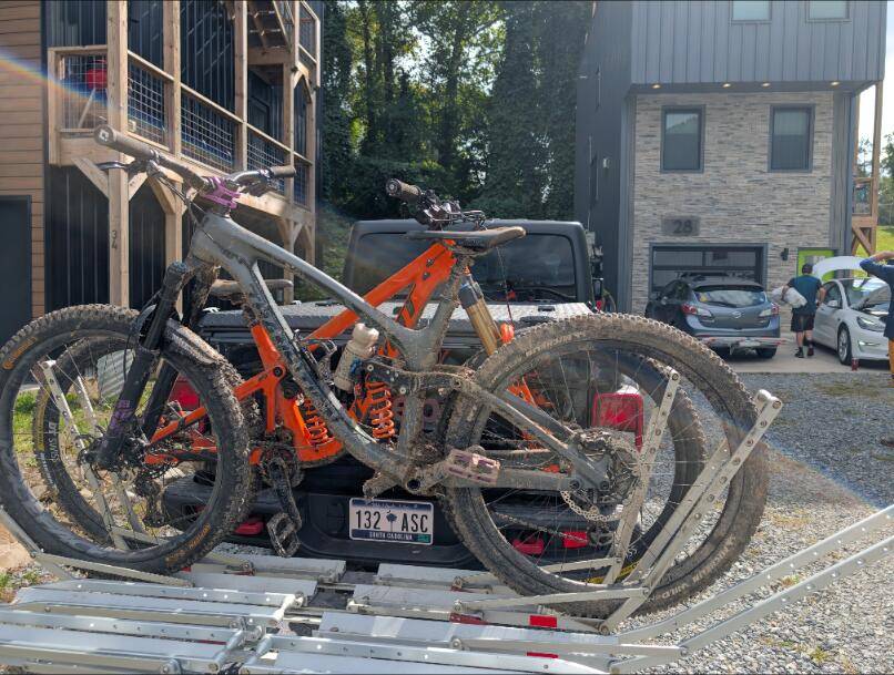 Jeep Gladiator How do you carry your bikes? 1747490093557-fe