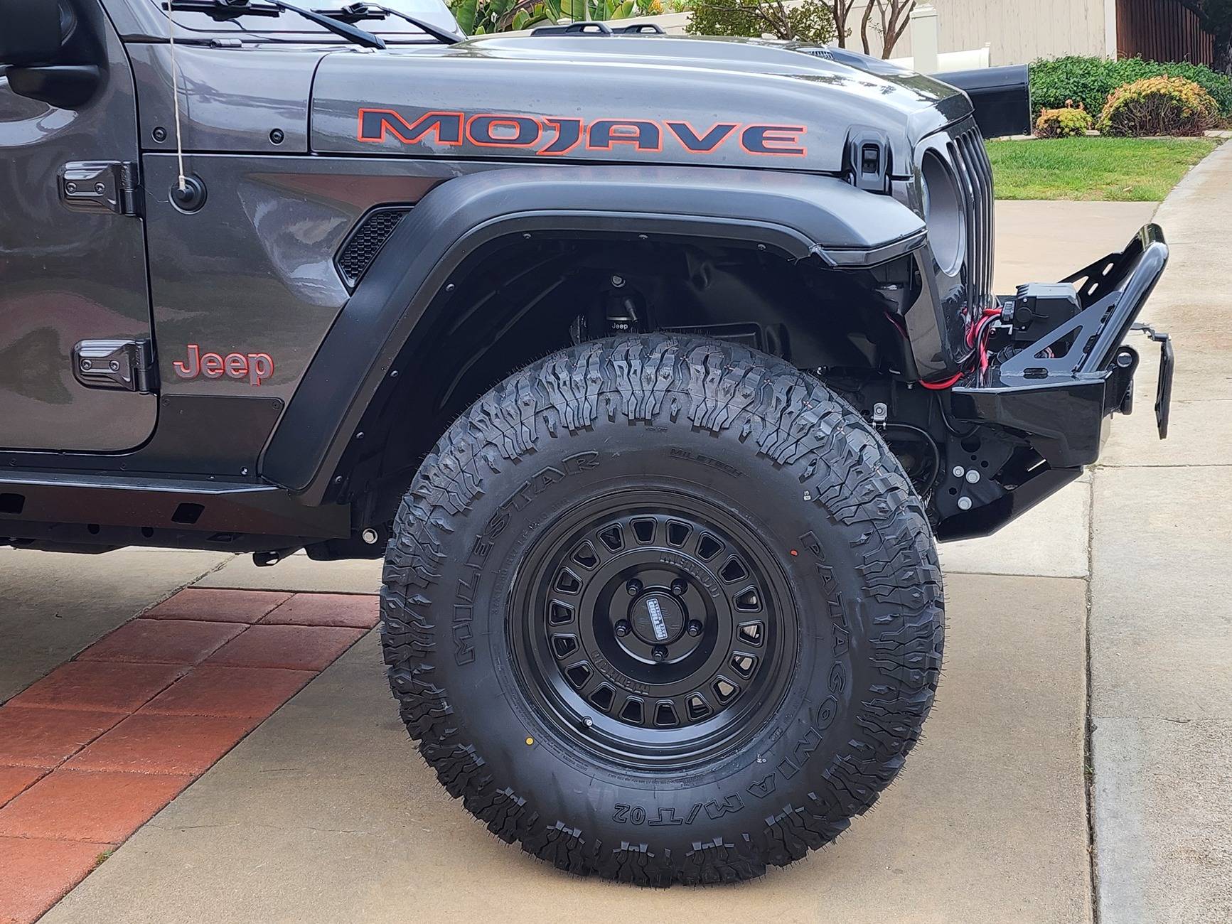 Jeep Gladiator Let’s see granite crystal jt’s with aftermarket wheels please 20250517_161530