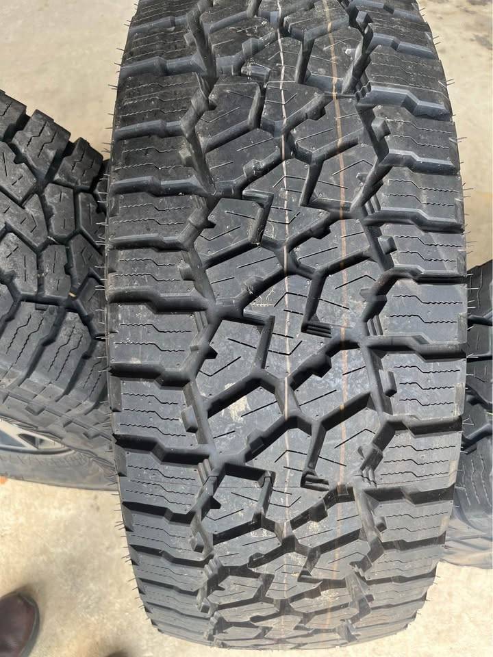 Jeep Gladiator 5 Rubicon WHeels, Tires Sensors, ( New spare) Sell wheel 1