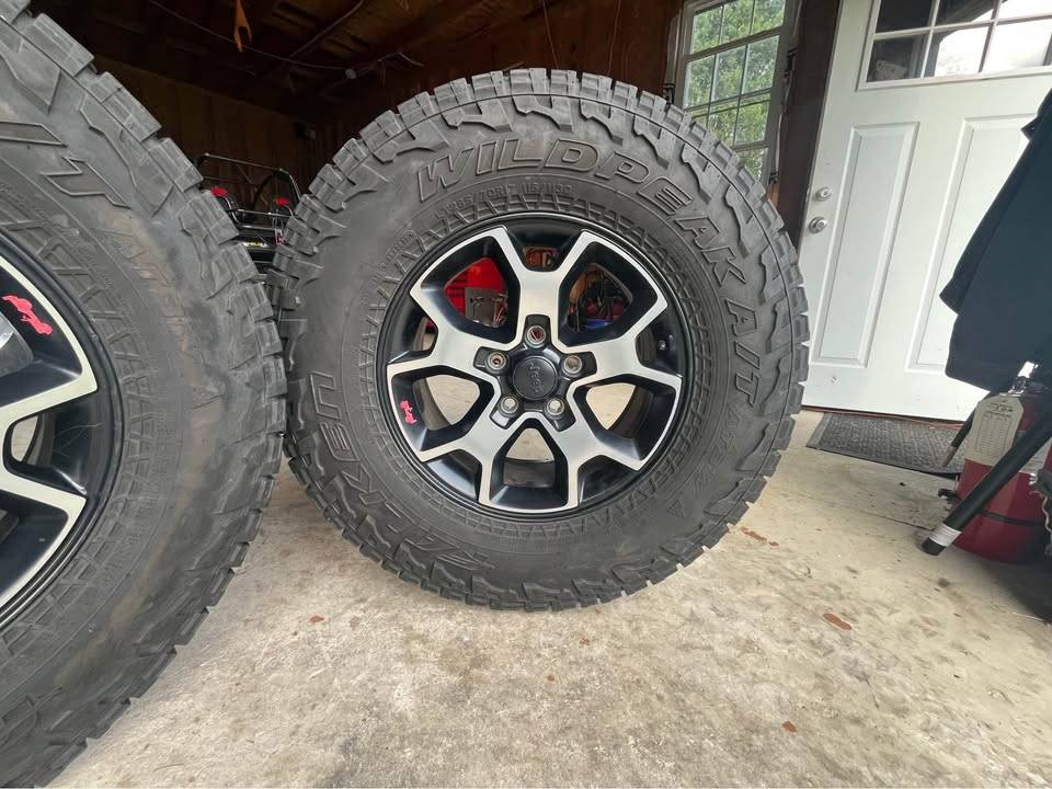 Jeep Gladiator 5 Rubicon WHeels, Tires Sensors, ( New spare) Sell Wheel 6