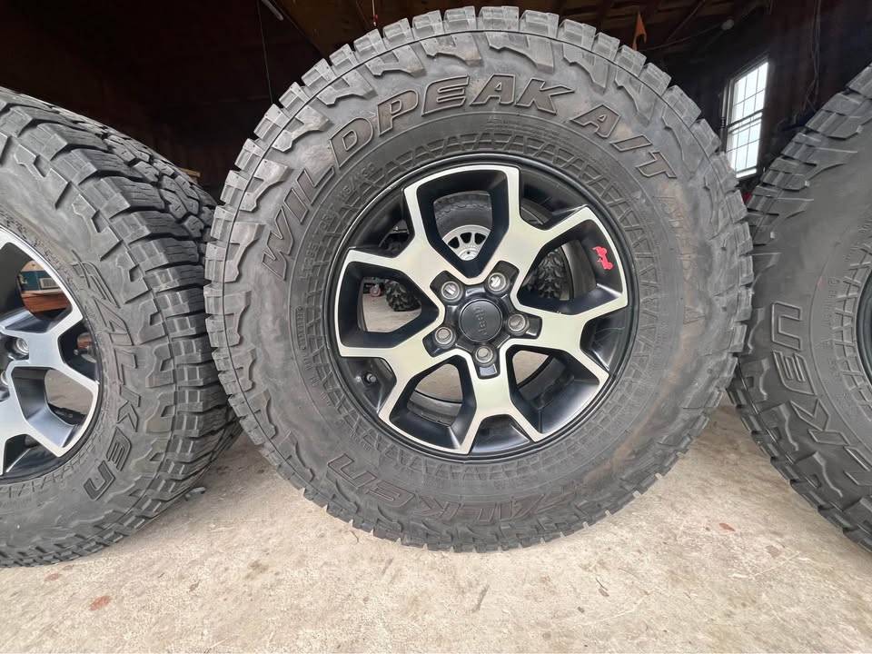 Jeep Gladiator 5 Rubicon WHeels, Tires Sensors, ( New spare) Sell Wheel 7