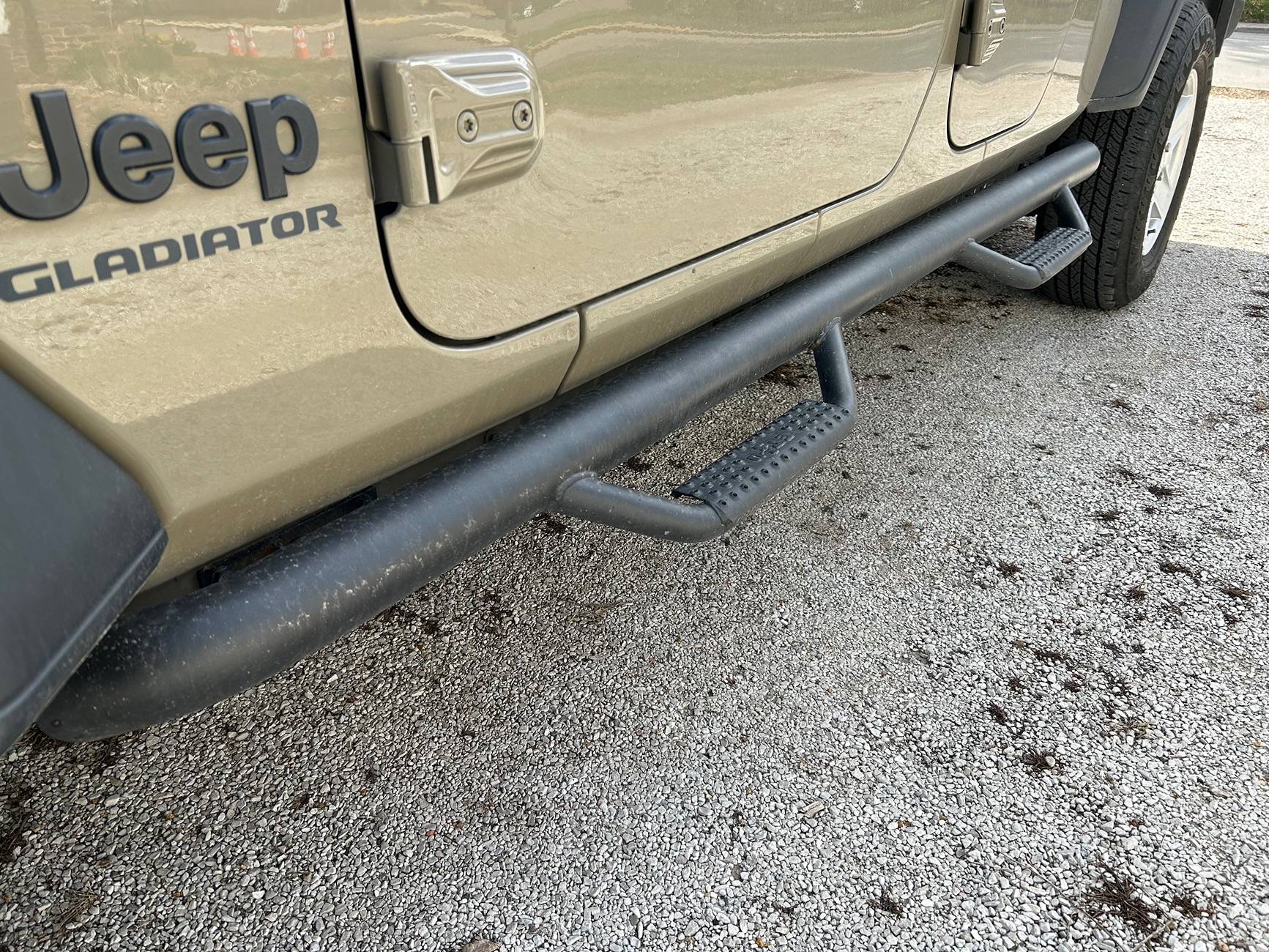 Jeep Gladiator WTT - NFab steps for Rock Sliders IMG_7089