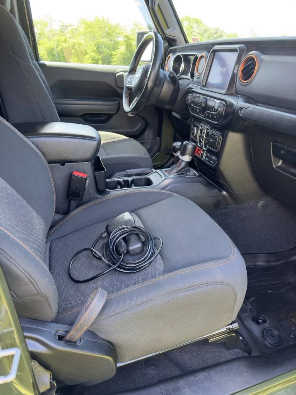 Jeep Gladiator 2021 Jeep Gladiator Mojave with winch, lots options IMG_7108 Larg