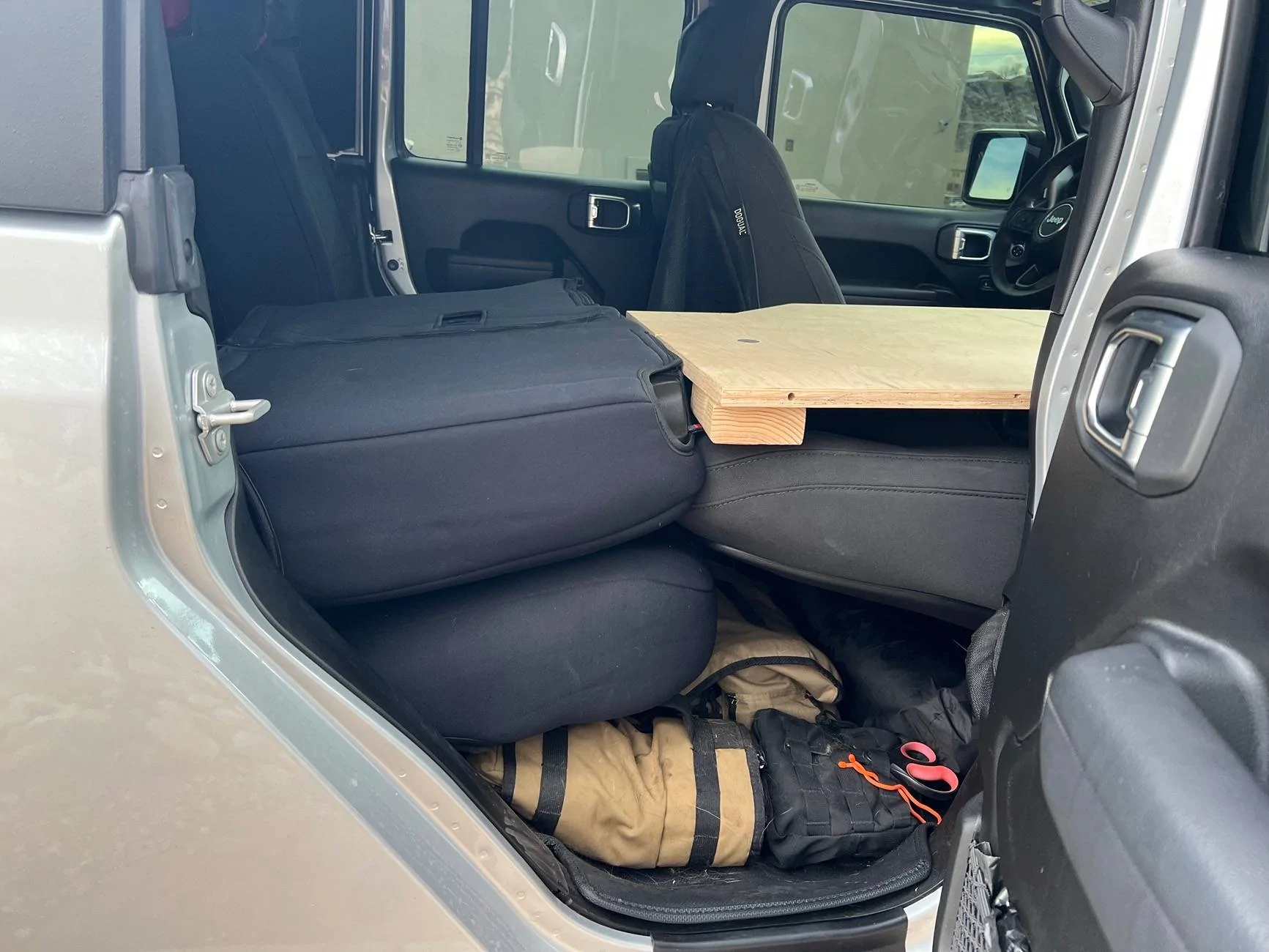 Jeep Gladiator SLEEPING in a JT IMG_0685