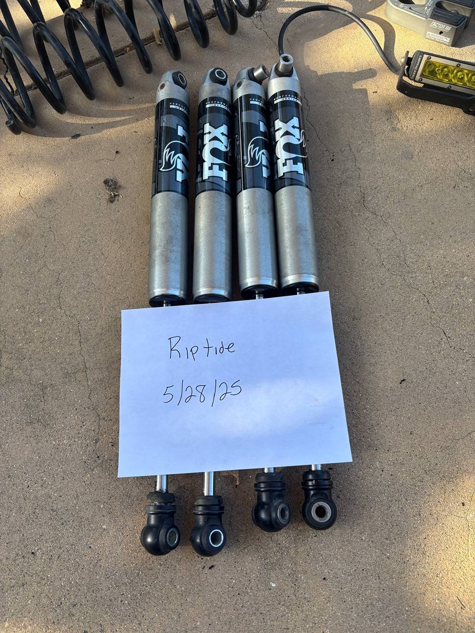 Jeep Gladiator Fox 2.0 Shocks 0-1.5” Lift + Clayton Front HD Springd IMG_1894