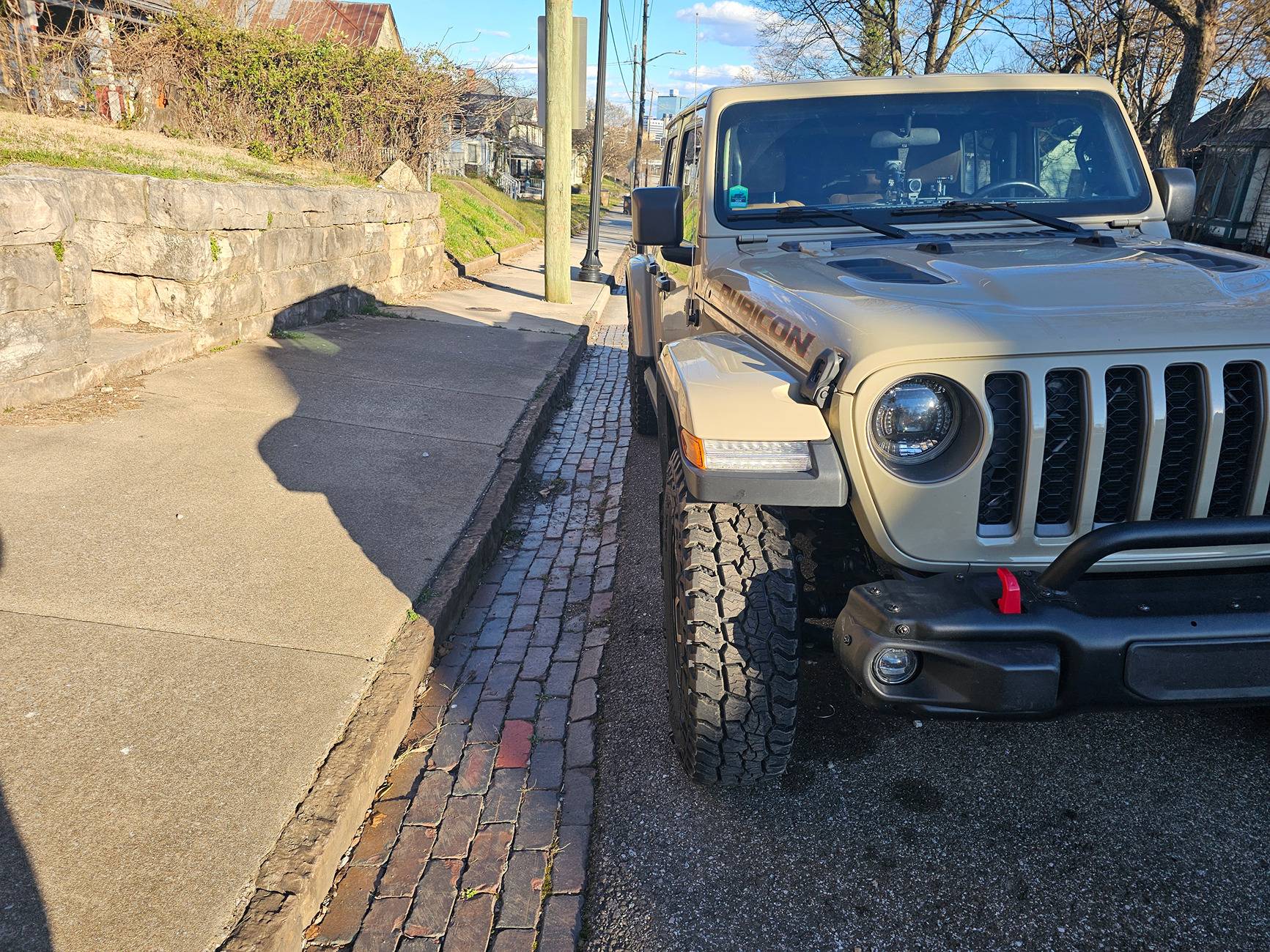 Jeep Gladiator What width 35 inch tire would look good on Sport S with max tow and rubicon type fender flares? 20250227_164818