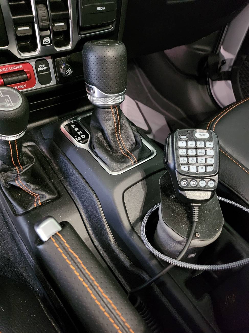 Jeep Gladiator What do you guys do with this space? controler2