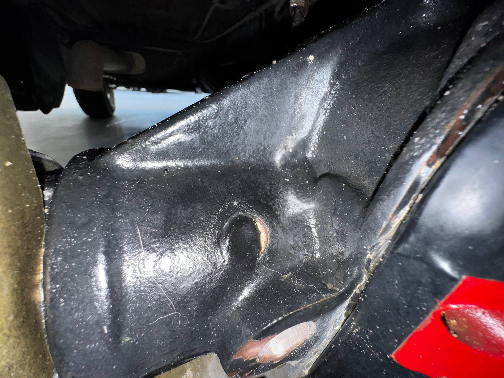 Jeep Gladiator Leaking (blowing!) diff fluid. Hole in axle housing? IMG_3646