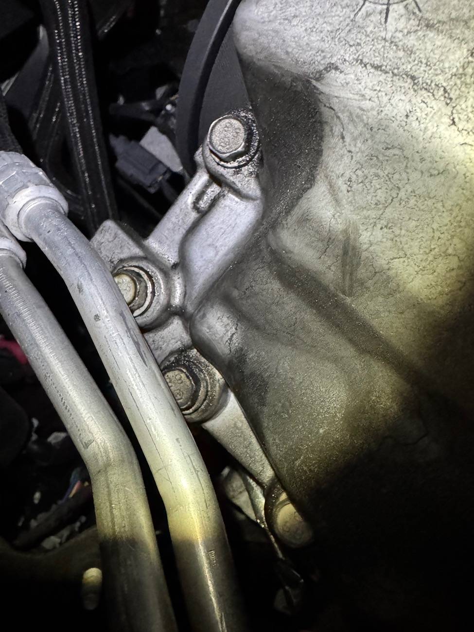 Jeep Gladiator Oil Leak- Oil/Soot on Bolts IMG_5644