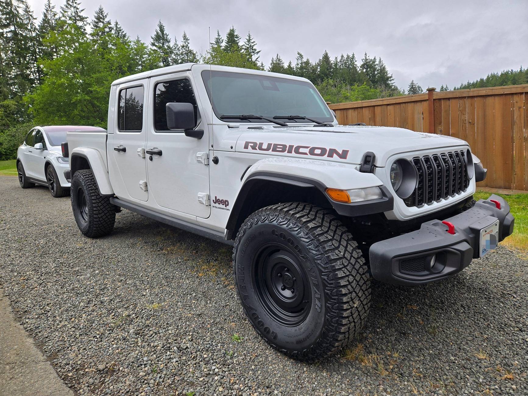 Jeep Gladiator Went retro look on some wheels: Fifteen52 Analog HD wheels 1000043773