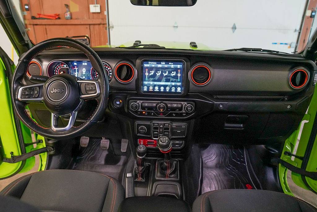 Jeep Gladiator 2021 MANUAL TRANSMISSION green Mojave 38,955 DSC00988