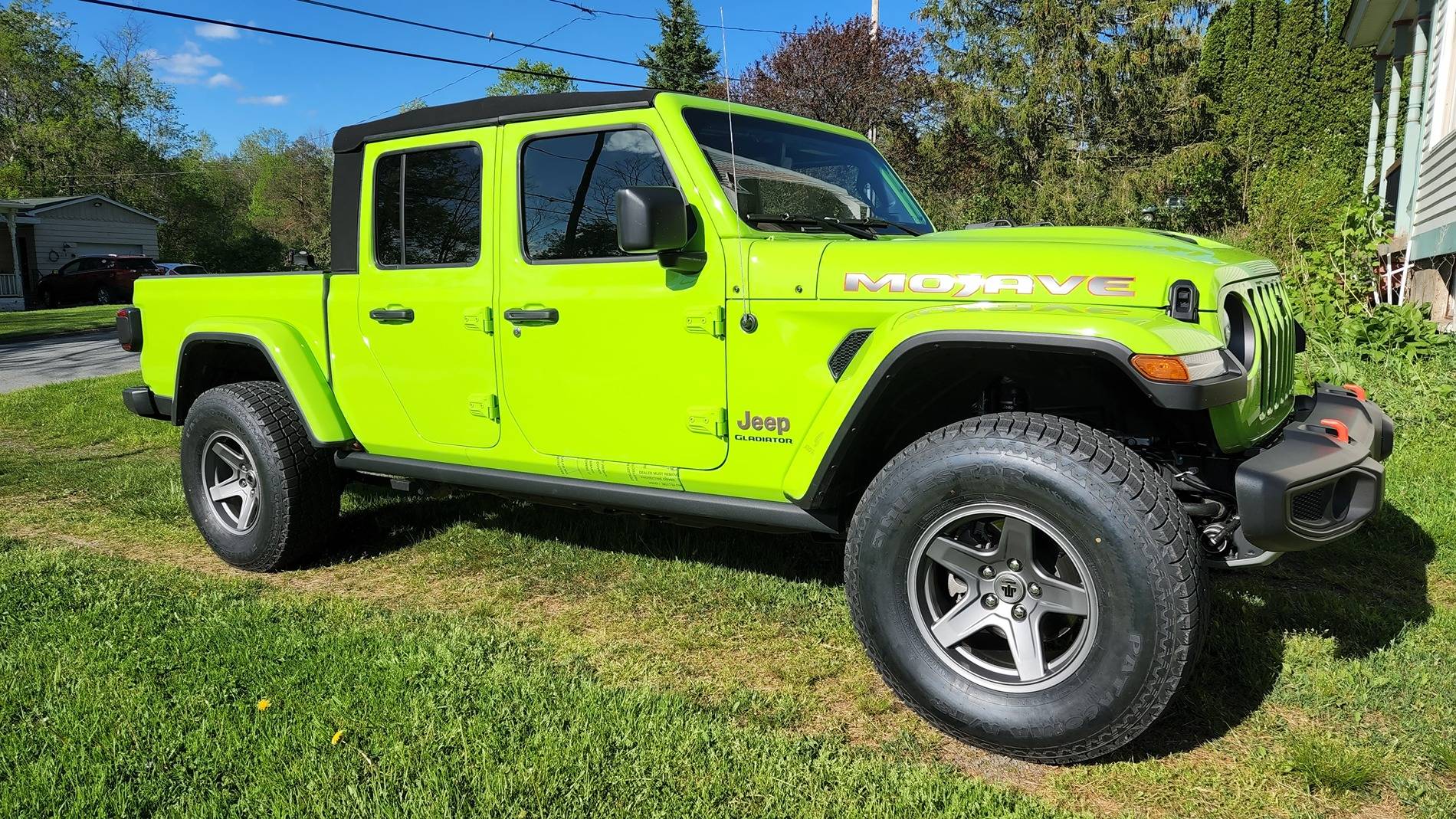 Jeep Gladiator 2021 MANUAL TRANSMISSION green Mojave 38,955 20220517_171639