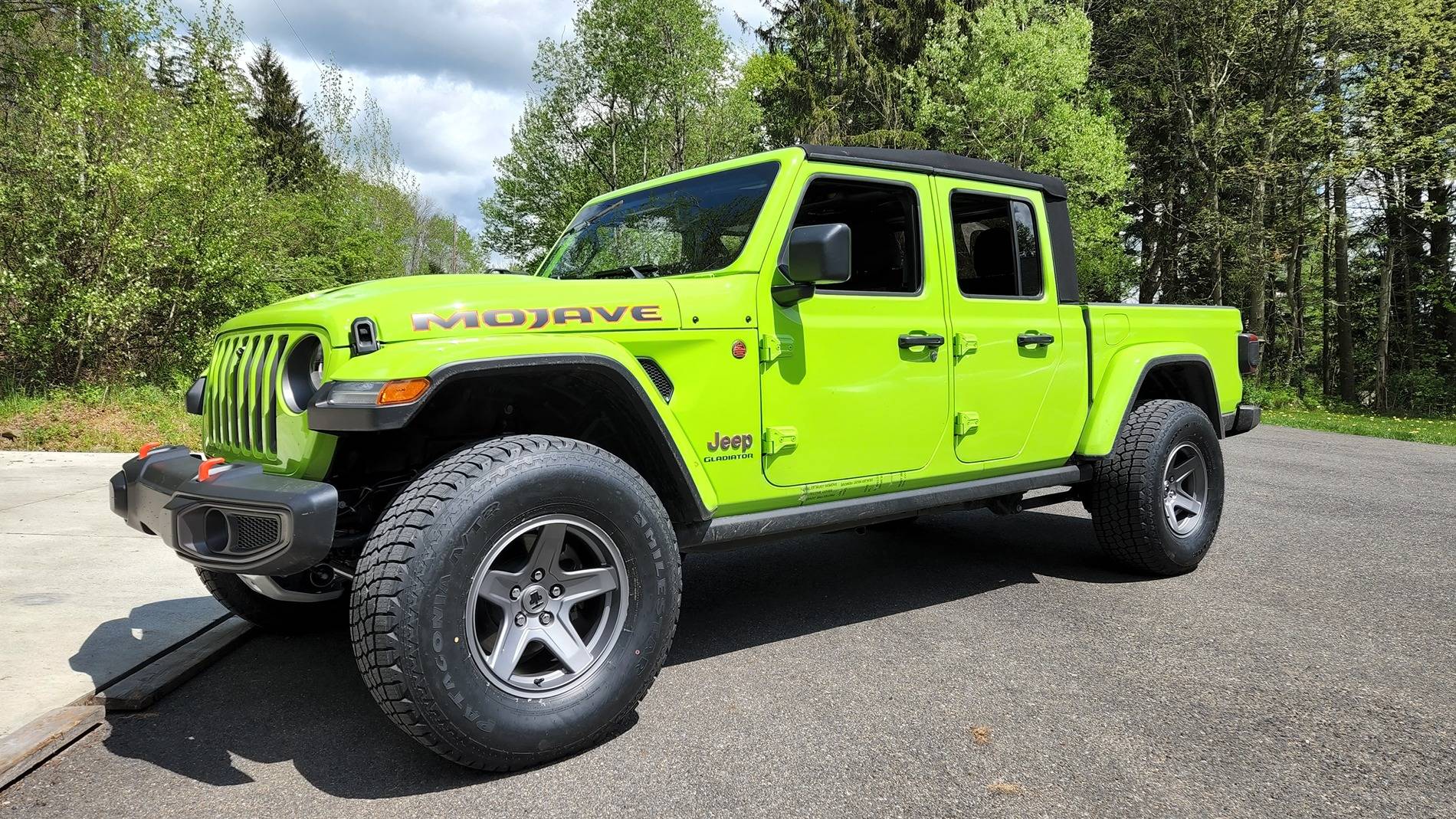 Jeep Gladiator 2021 MANUAL TRANSMISSION green Mojave 38,955 20220515_142838