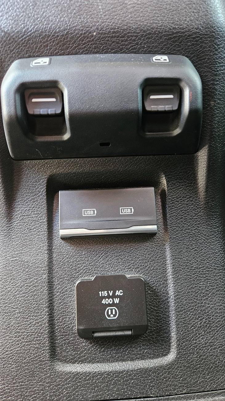 Jeep Gladiator 2021 MANUAL TRANSMISSION green Mojave 38,955 20250430_094724
