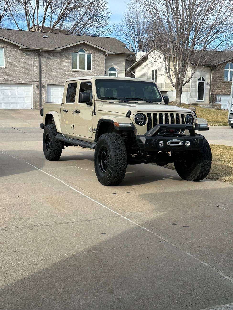 Jeep Gladiator Front fender flare OEM LED lights IMG_0796