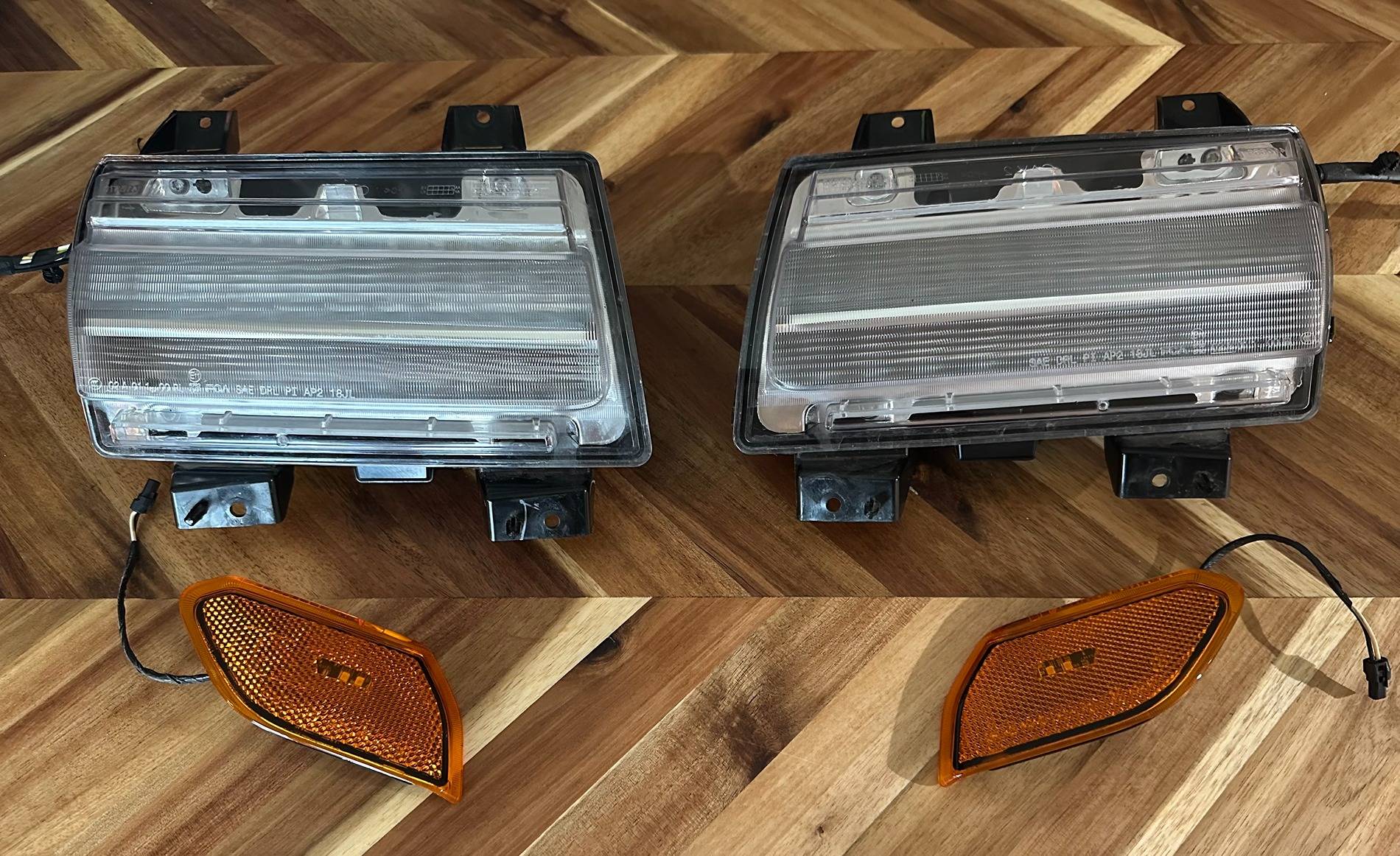 Jeep Gladiator Front fender flare OEM LED lights IMG_1293