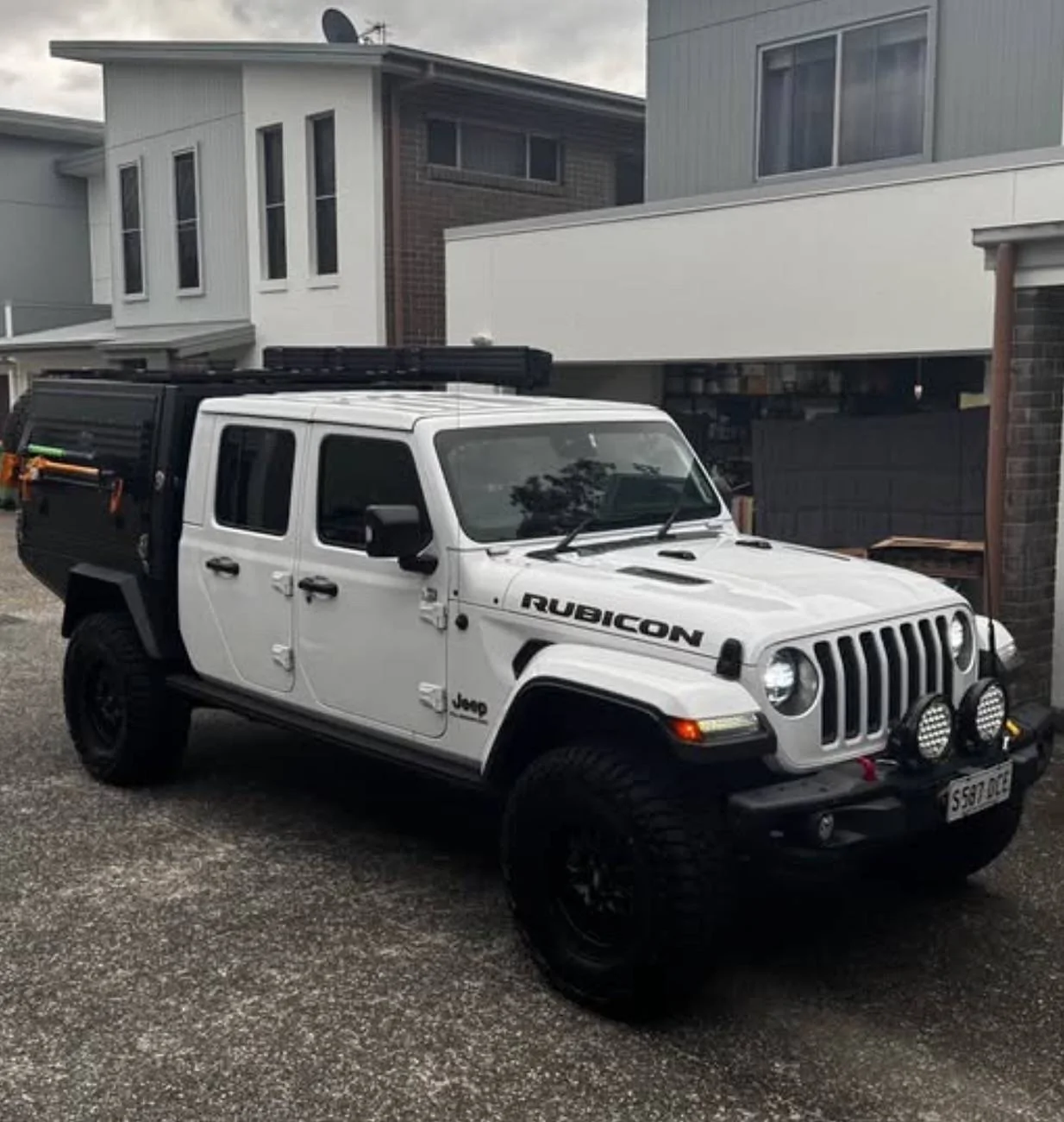 Jeep Gladiator BRIGHT WHITE Gladiator JT Club IMG_6022