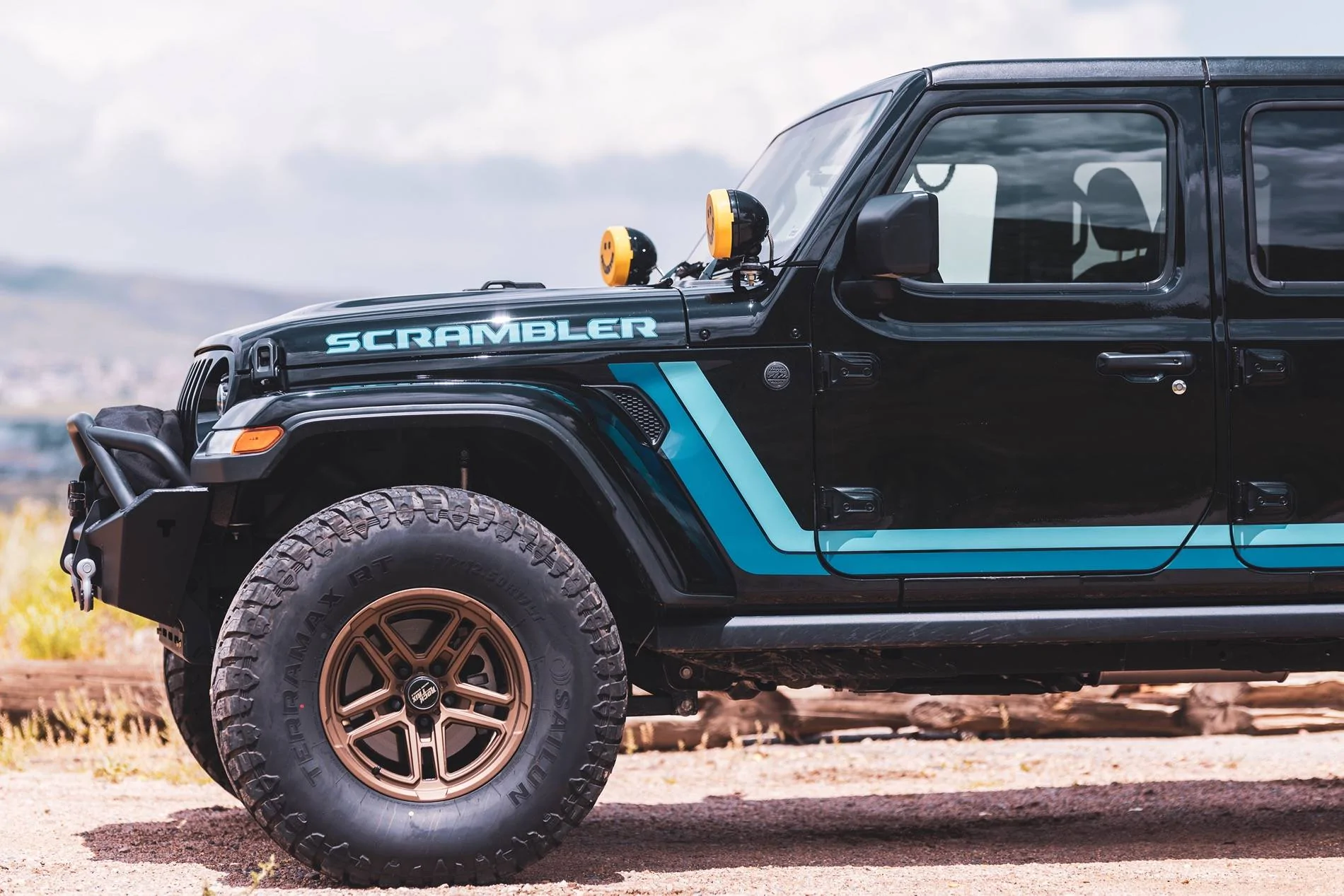 Jeep Gladiator 1 year with the Jeep Gladiator build list CW2A2215