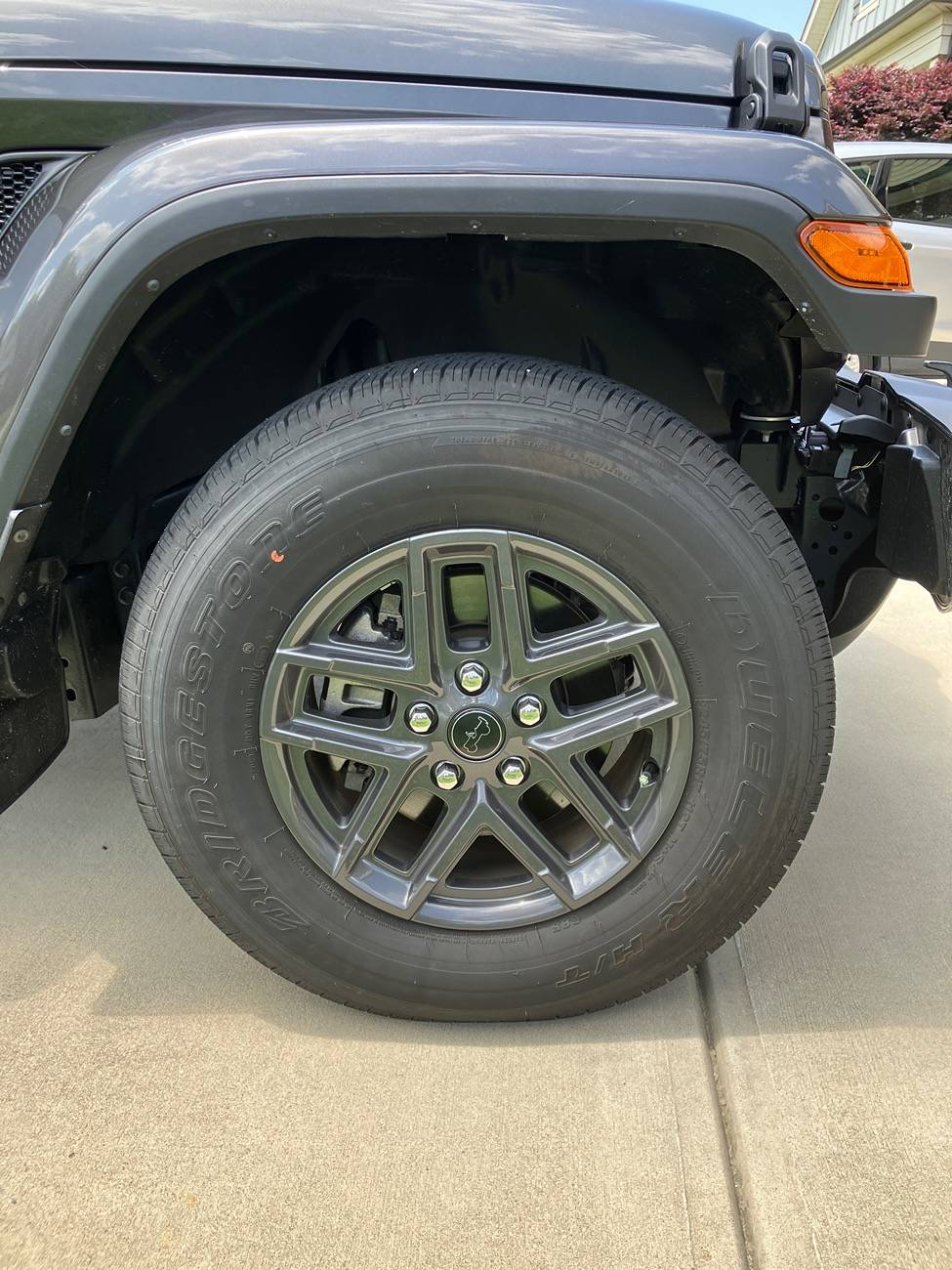 Jeep Gladiator swapping stock 245 75 R17 on 7.5” Sport S rims, for Rubicon take-off 285 70 R17 tires and rims - Issues? IMG_4885