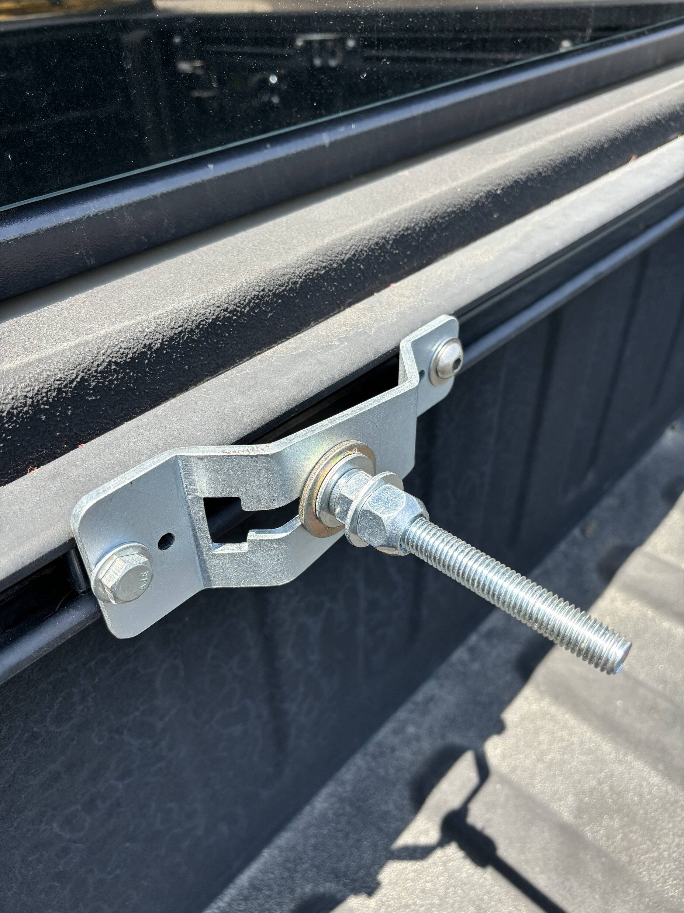 Jeep Gladiator In bed spare tire mount IMG_0369