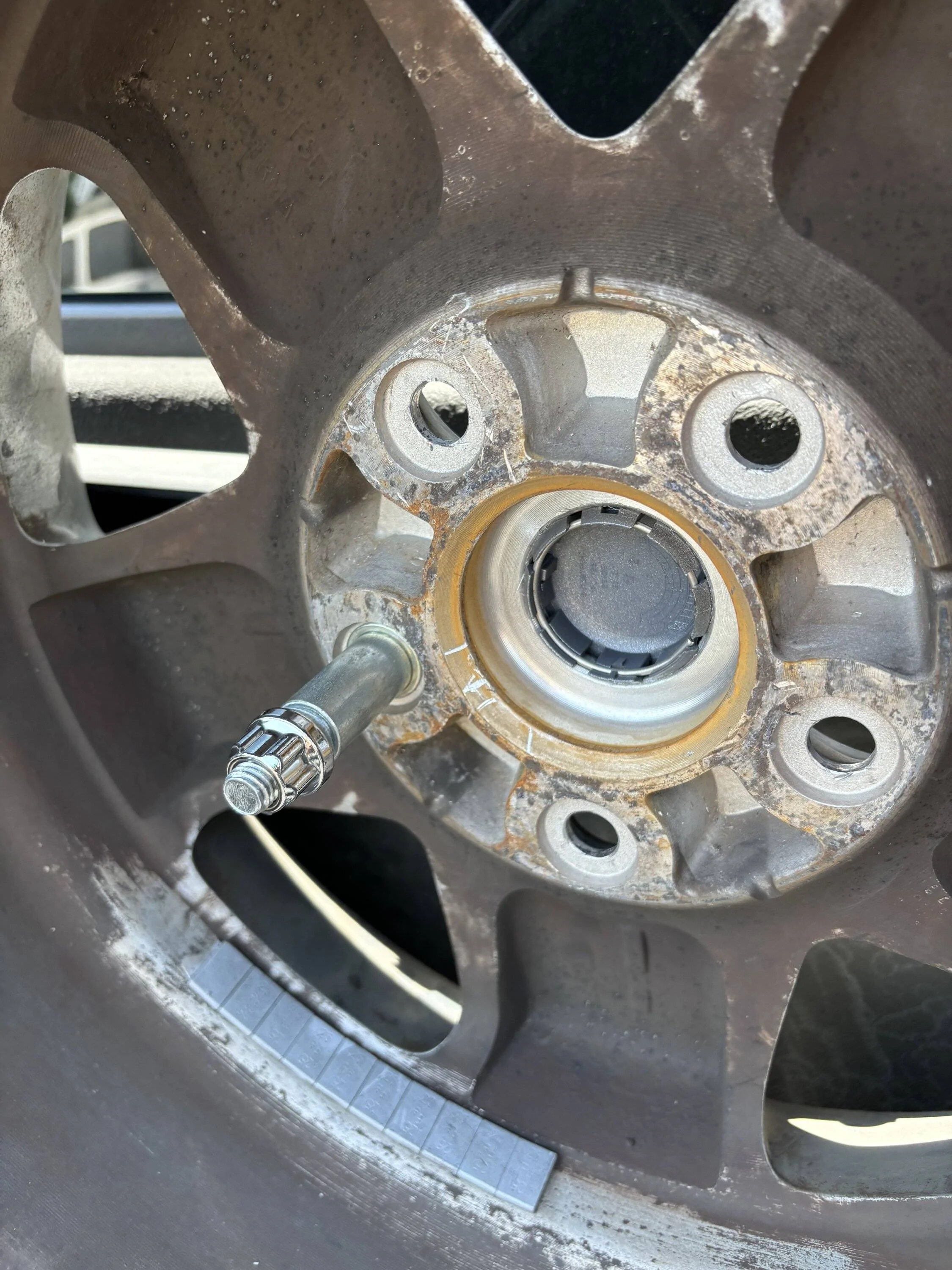 Jeep Gladiator In bed spare tire mount IMG_0373