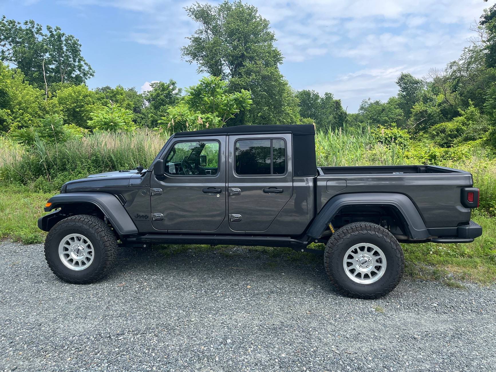 Jeep Gladiator AEV Salta XR installed on Willys IMG_9608