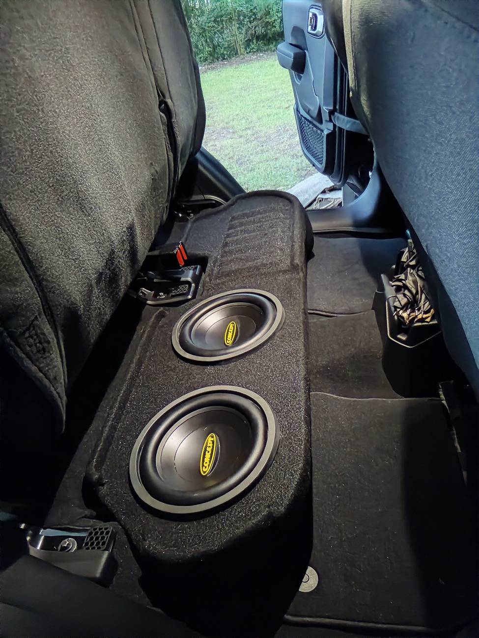 Jeep Gladiator Passenger rear subwoofer build 1000007490