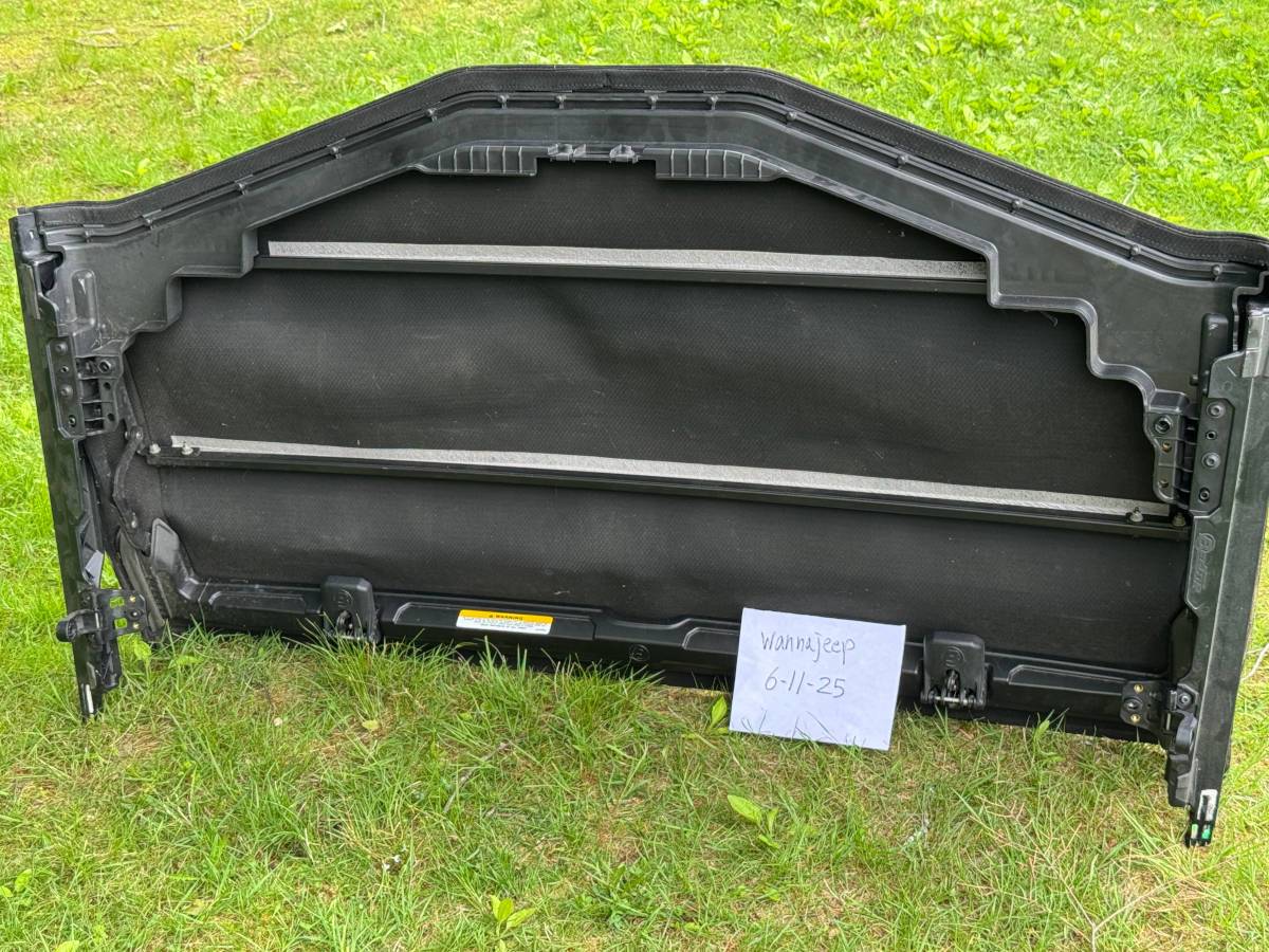 Jeep Gladiator Bestop Sunrider for Hardtop - twill - JT/JL - $450 202506_jeep_bestop_sunrider_IMG_2718_w