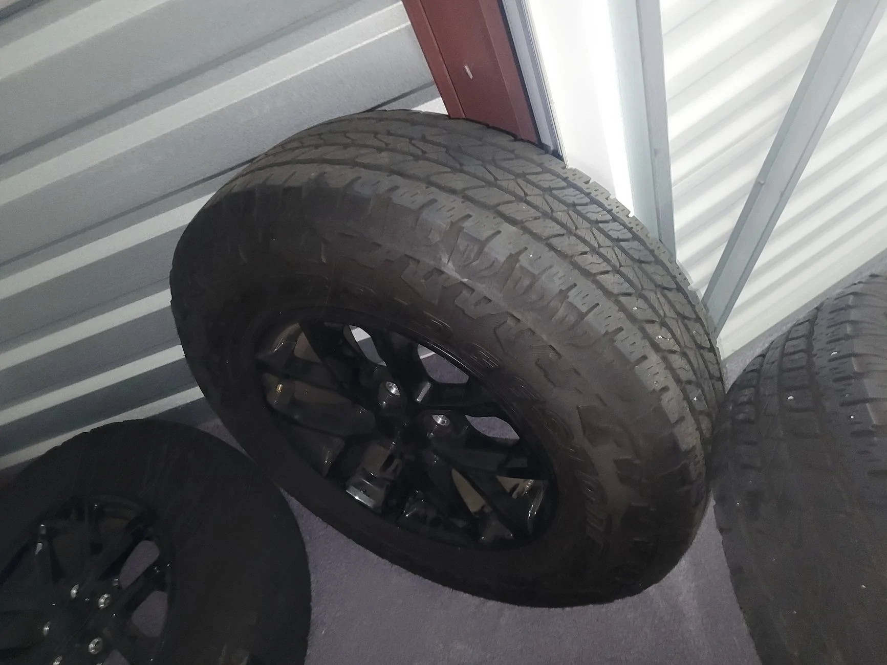 Jeep Gladiator 4 Factory 31 inch wheels for sale 20250302_125139
