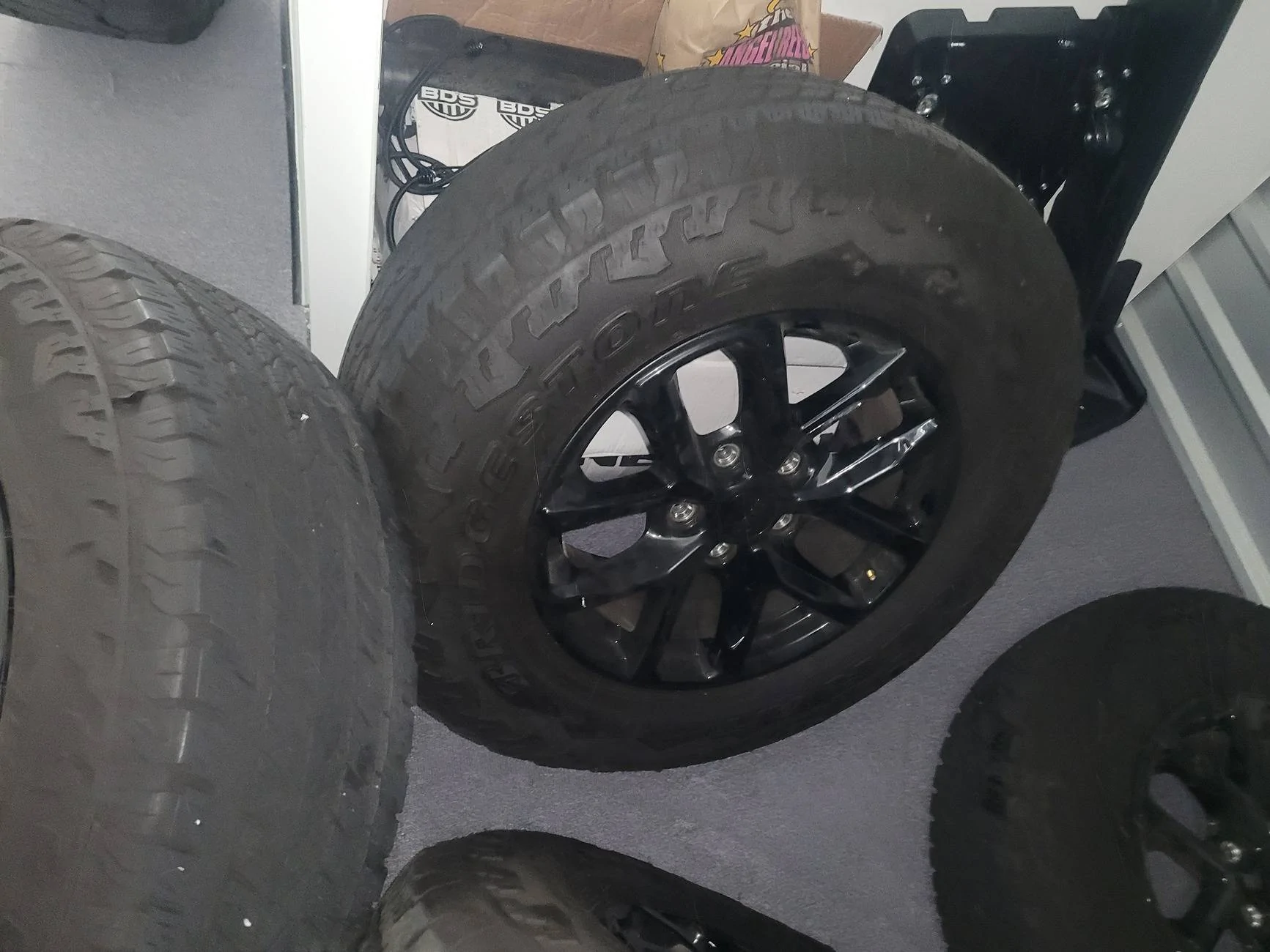 Jeep Gladiator 4 Factory 31 inch wheels for sale 20250302_125124