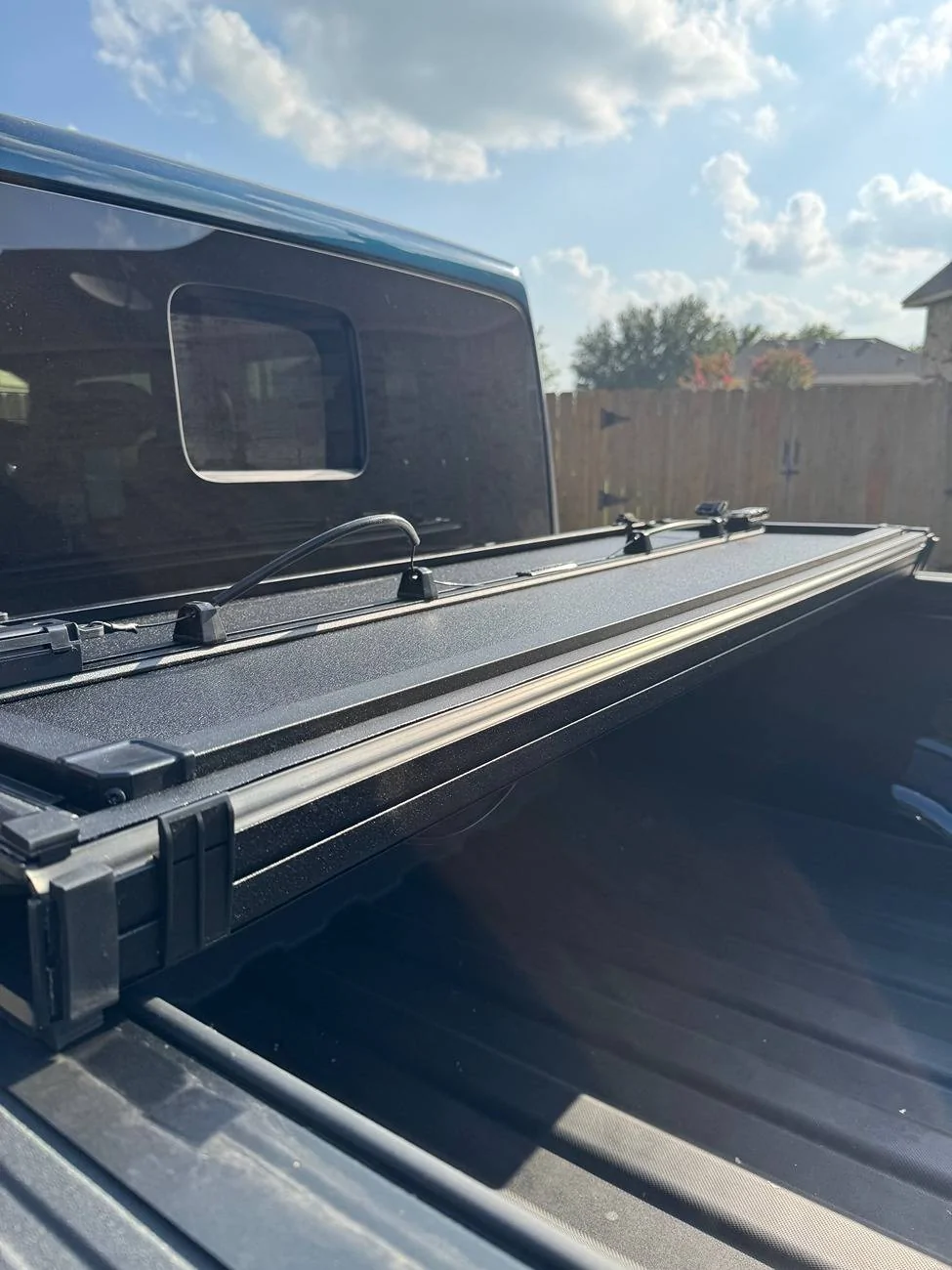 Jeep Gladiator WorkSport AL4 Tonneau Review IMG_0644