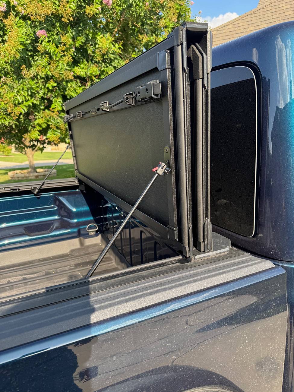 Jeep Gladiator WorkSport AL4 Tonneau Review IMG_0647