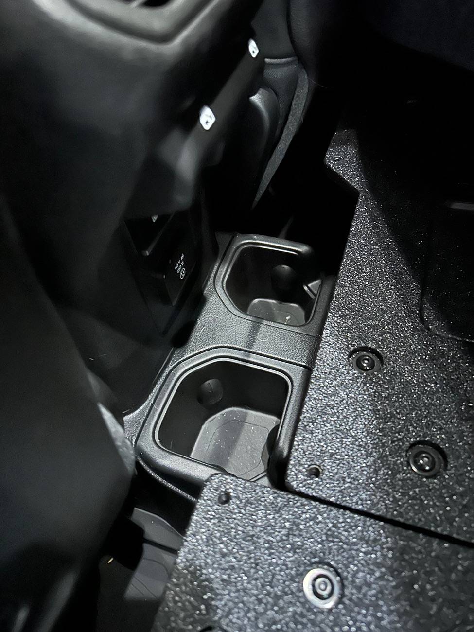 Jeep Gladiator Goose Gear 60% delete - High Platform.  Drink holder and Jack question. IMG_2248