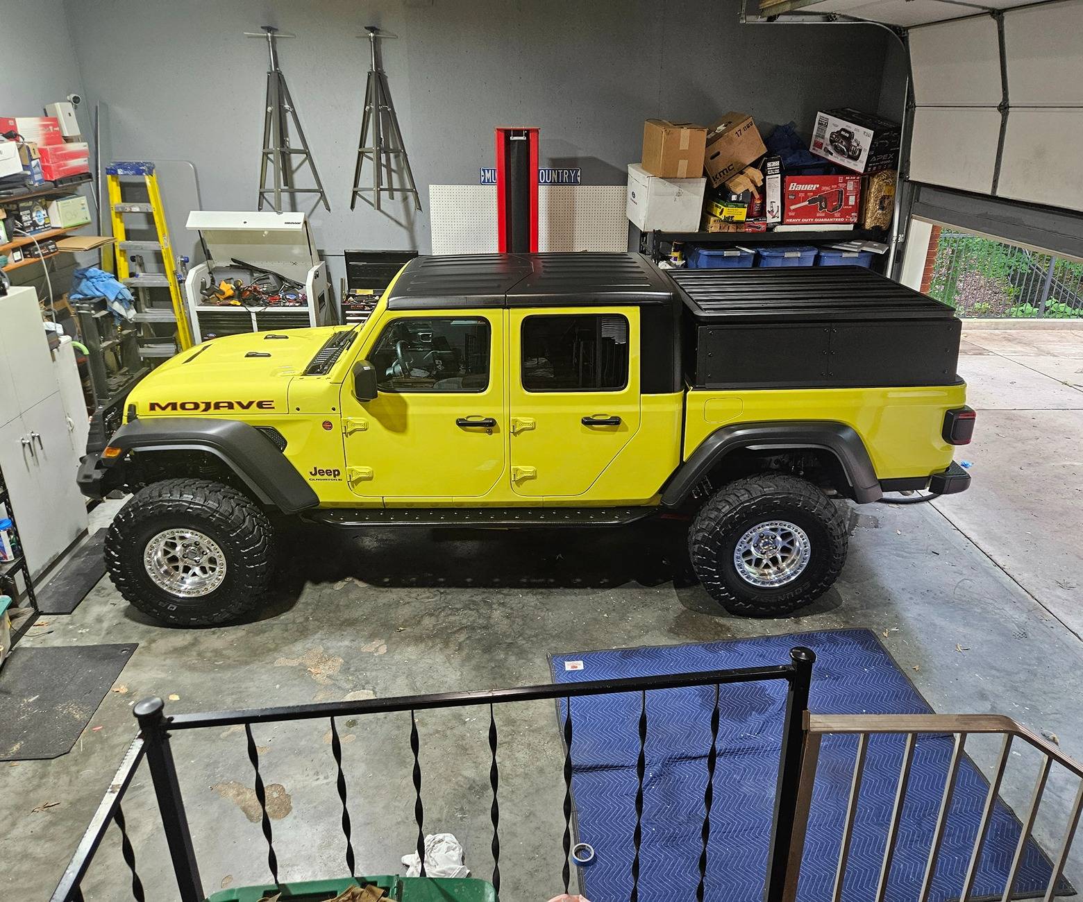 Jeep Gladiator Anyone mount a roof platform on top of a bed rack? 20250614_173518