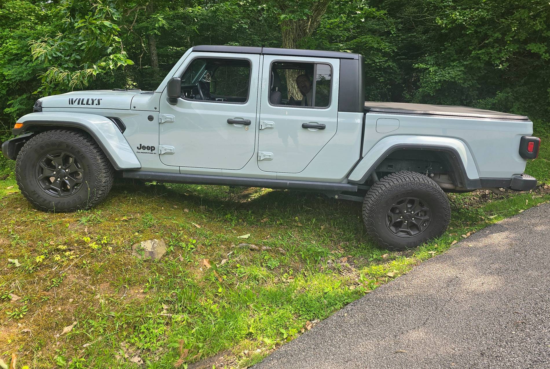 Jeep Gladiator Lets see all those Gladiators with lifts and bigger tires! 20250612_155425~2