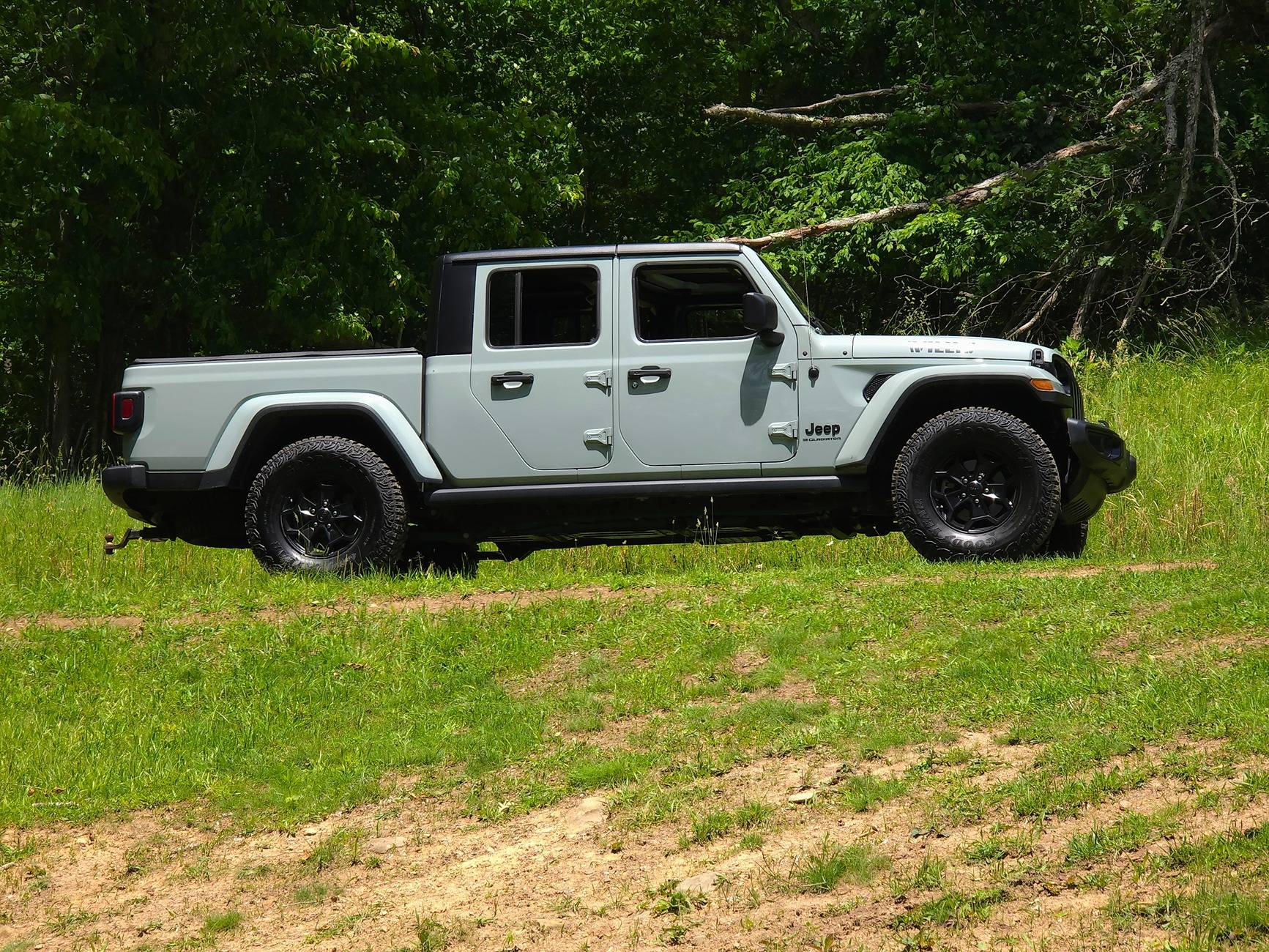 Jeep Gladiator Lets see all those Gladiators with lifts and bigger tires! 20250525_125631~2