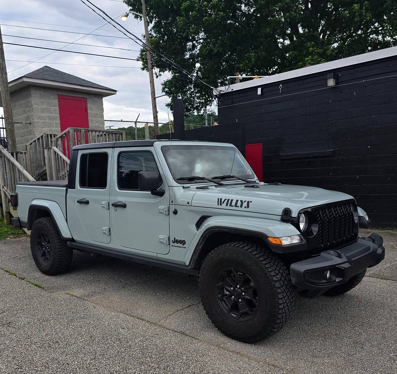 Jeep Gladiator Lets see all those Gladiators with lifts and bigger tires! 20250521_185442~2