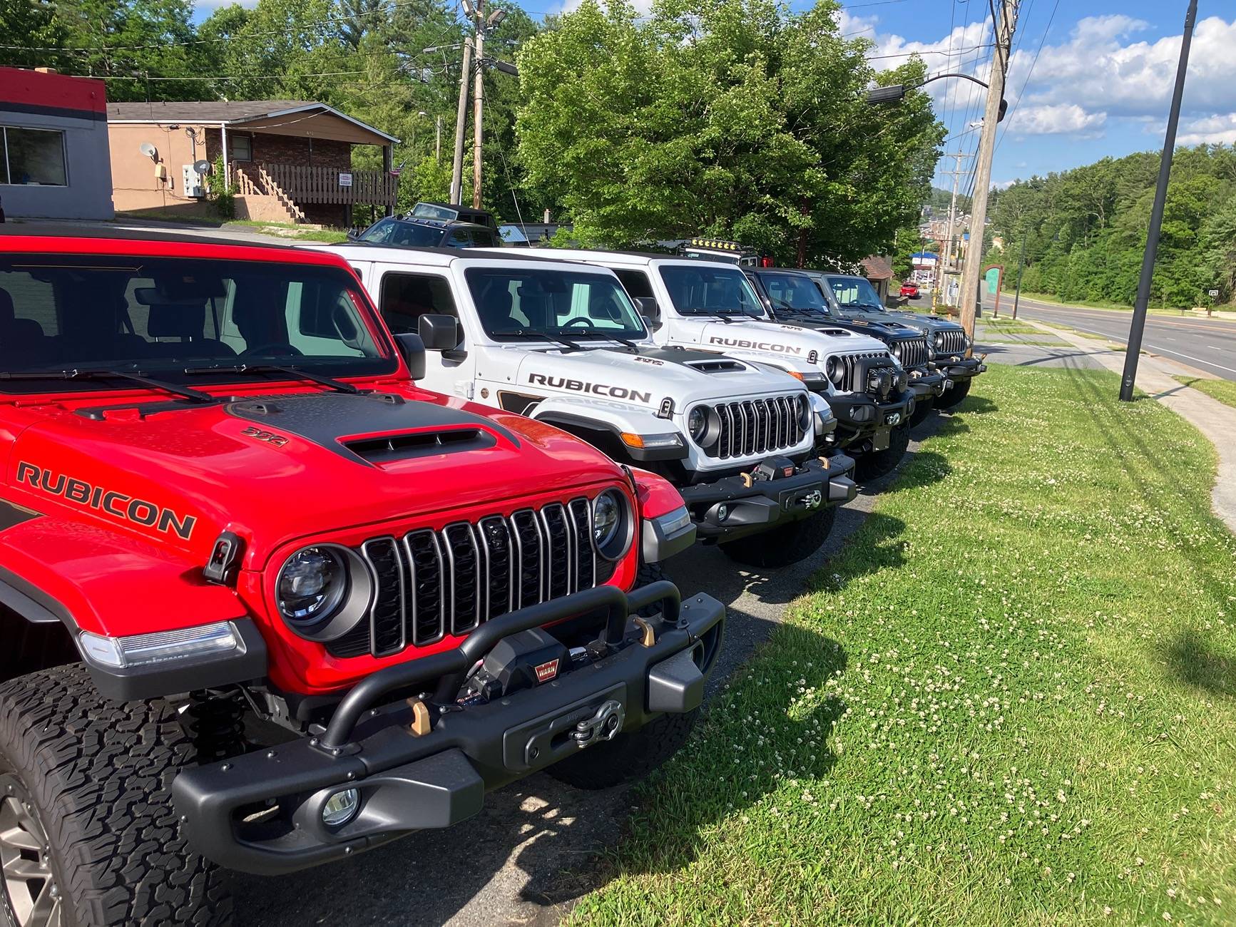 Jeep Gladiator Whose front bumpers are these? IMG_4892