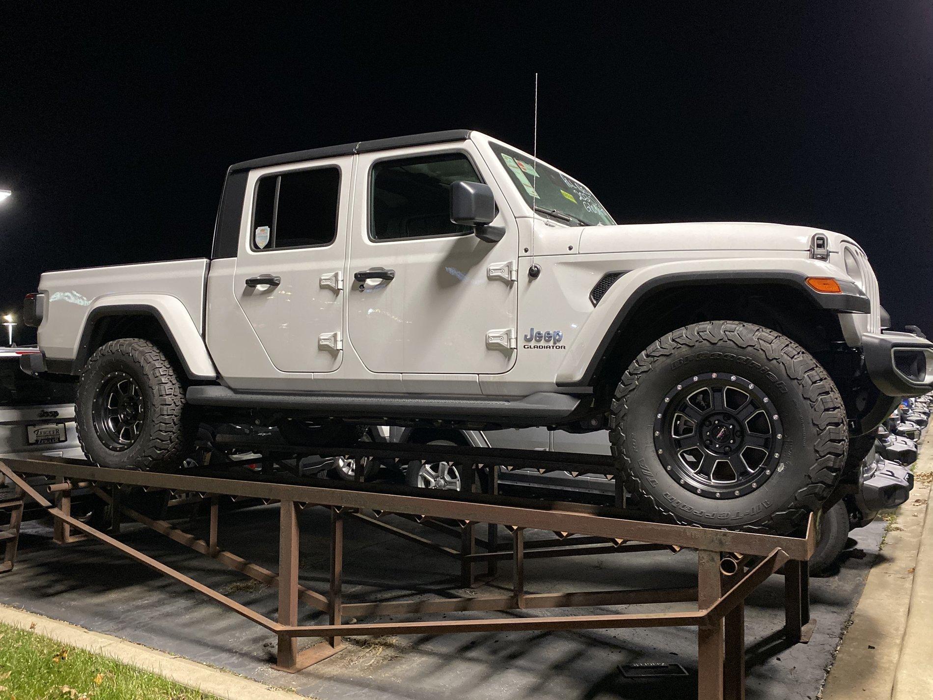 Jeep Gladiator Overland with 34s D225B84B-BB45-4813-A968-6BE5F061D4D3
