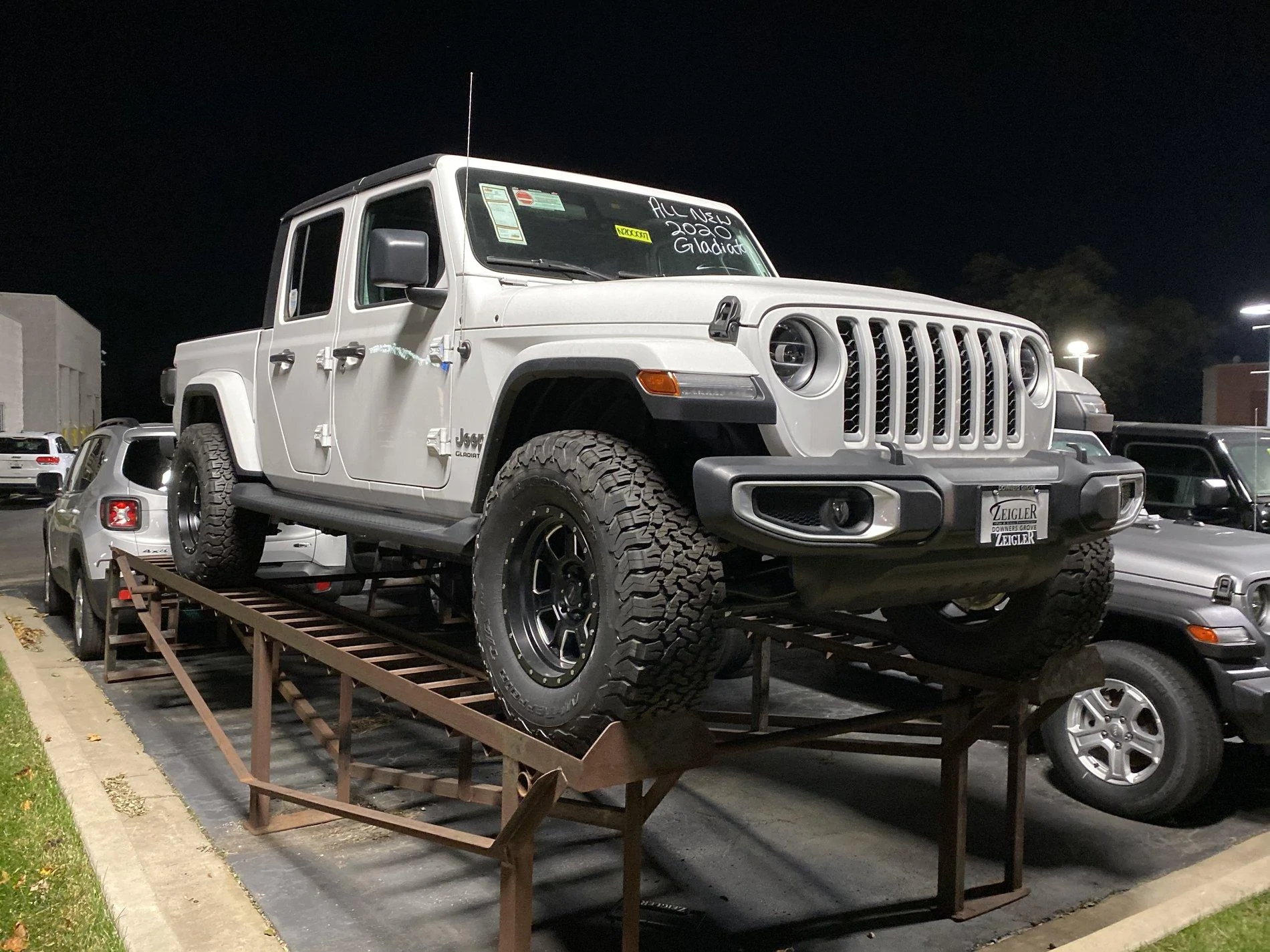 Jeep Gladiator Overland with 34s 10839D69-639A-4492-B2CA-58546E13D95F