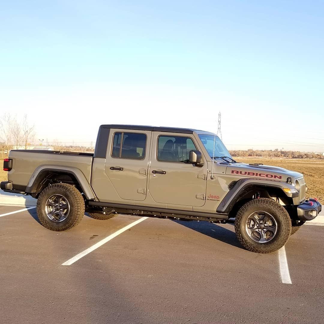 Jeep Gladiator STING GRAY Gladiator JT Club 80D46B9F-9886-4E1B-886E-EE7A5F5E3947