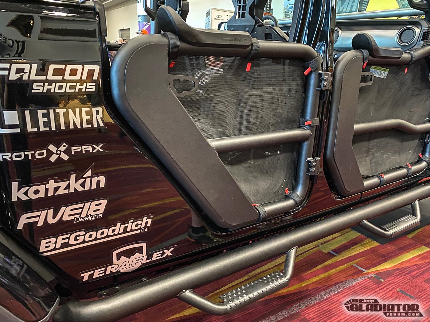 Jeep Gladiator Doetsch Off-Road / Rugged Ridge Gladiator Build [SEMA 2019] Doetsch-Off-Road-Rugged-Ridge-Jeep-Gladiator-Build-SEMA-2019-14