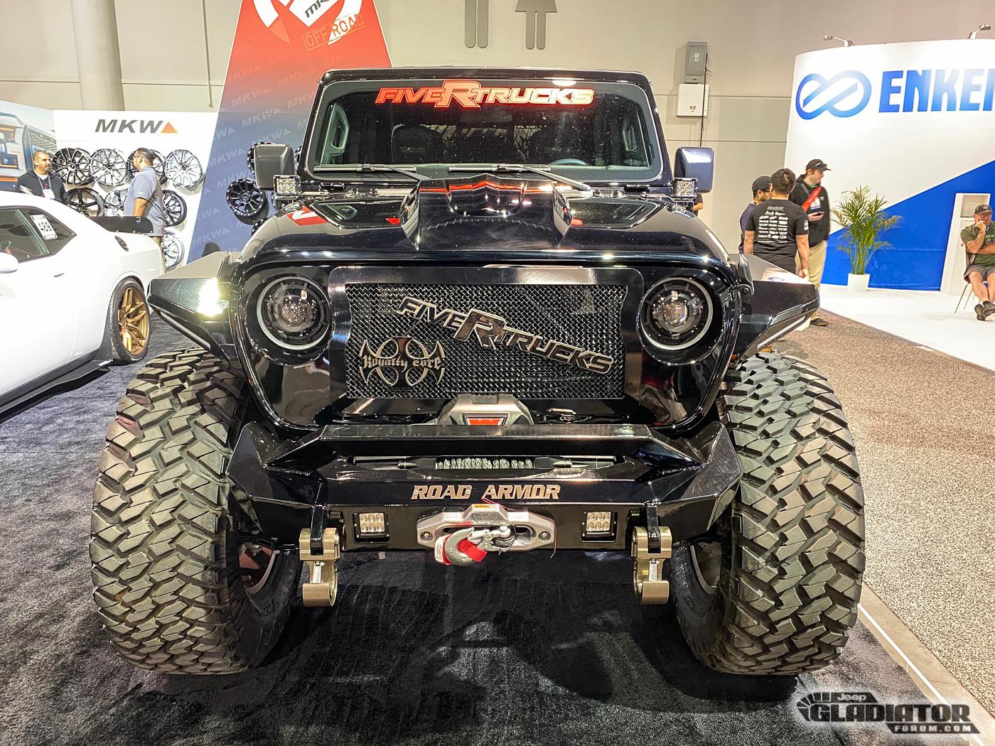 Jeep Gladiator FiveR Trucks / MKW Off-Road Gladiator Build [SEMA 2019] Five-R-Trucks-MKW-Off-Road-Gladiator-Build-SEMA-2019-1