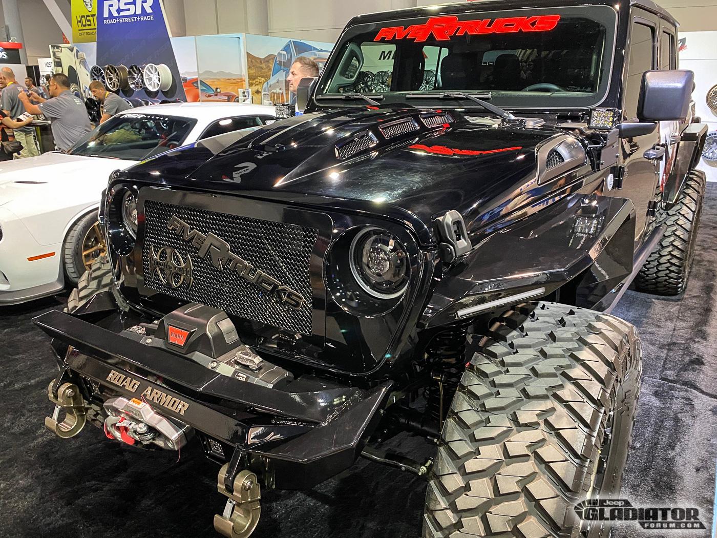 Jeep Gladiator FiveR Trucks / MKW Off-Road Gladiator Build [SEMA 2019] Five-R-Trucks-MKW-Off-Road-Gladiator-Build-SEMA-2019-2