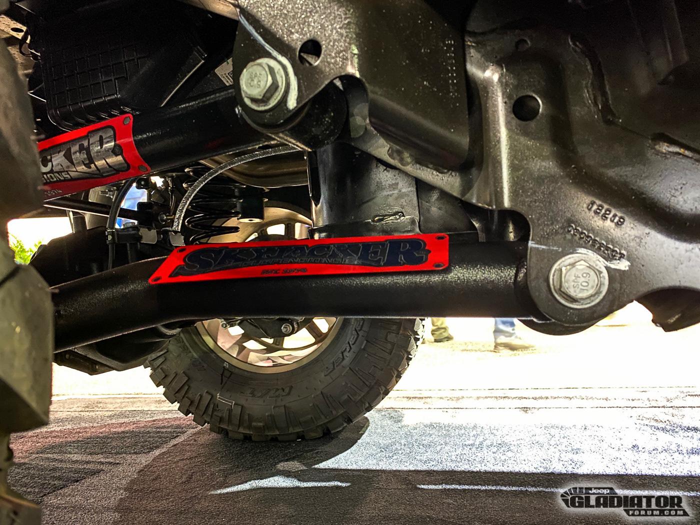 Jeep Gladiator FiveR Trucks / MKW Off-Road Gladiator Build [SEMA 2019] Five-R-Trucks-MKW-Off-Road-Gladiator-Build-SEMA-2019-8