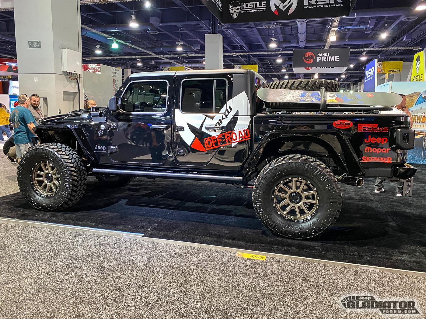 Jeep Gladiator FiveR Trucks / MKW Off-Road Gladiator Build [SEMA 2019] Five-R-Trucks-MKW-Off-Road-Gladiator-Build-SEMA-2019-11